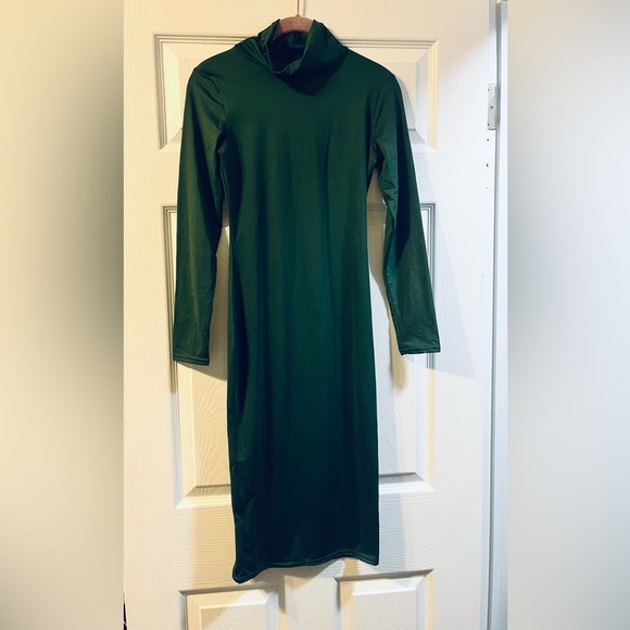 Dresses & Skirts - New! Bodycon Dress